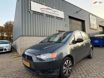 Grijs (metallic) Gebruikt 2009 Mitsubishi Colt Inform Hatchback | € 3.495 (Eerlijke prijs)