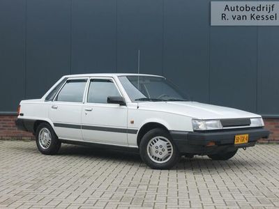 Wit Occasion 1985 Toyota Camry Sedan | € 9.990