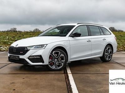 Occasion Skoda Octavia Comfort 245 PK (180 kW) 2022 Wit (metallic) Stationwagen