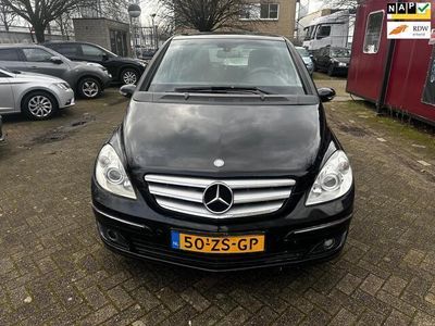 Mercedes B200