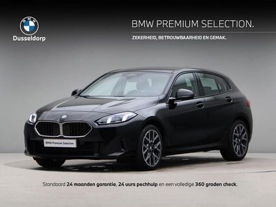 Zwart Occasion 2024 BMW 120 Hatchback | € 32.750 (Super prijs)