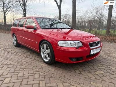 Rood Occasion 2005 Volvo V70 Stationwagen | € 22.950