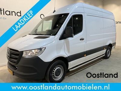 tweedehands Mercedes Sprinter 311 CDI L2H2 RWD / Dhollandia Laadklep / Euro 6 / Airco / Camera / CarPlay / Navigatie / Trekhaak