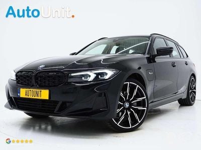 Zwart Gebruikt 2022 BMW 320e Shadowline Stationwagen | € 31.840 (Goede deal)