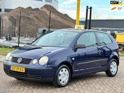 Blauw Gebruikt 2002 VW Polo Hatchback | € 995 (Eerlijke prijs)