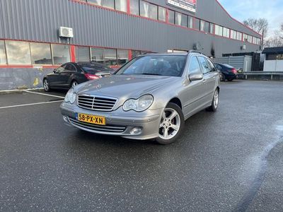 tweedehands Mercedes 200 C-KLASSE CombiCDI Avantgarde / NAVI / AIRCO / AUTOMAAT / NAP