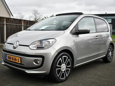 Grijs (metallic) Gebruikt 2015 VW up! high up! Hatchback | € 7.950 (Iets duurder)