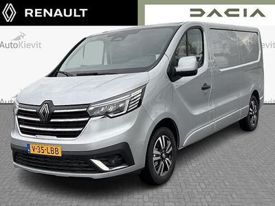 Grijs Occasion 2024 Renault Trafic MPV | € 30.950 (Goede deal)