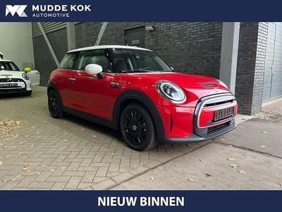 Rood Gebruikt 2023 Mini Cooper Classic Hatchback | € 20.400 (Super prijs)