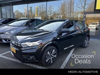 Zwart, metallic lak Occasion 2024 Dacia Sandero Expression Hatchback | € 16.900 (Goede deal)