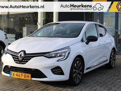 Blanc glacier 369 (licht wit) Gebruikt 2023 Renault Clio V Techno Hatchback | € 17.445 (Eerlijke prijs)