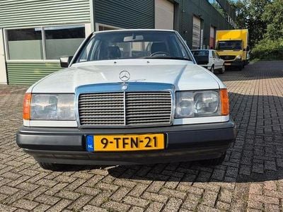 Gebruikt 1987 Mercedes E230 | € 6.950