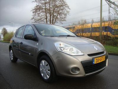 tweedehands Renault Clio 1.2 Special Line( NAVI +Airco )