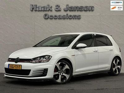 Wit Occasion 2015 VW Golf VII GTI Sedan | € 13.995 (Goede deal)