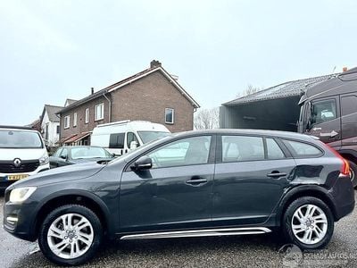 Grijs Gebruikt 2017 Volvo V60 CC Stationwagen | € 9.600