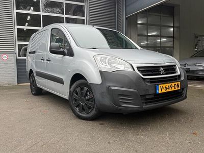 Zilver (metallic) Gebruikt 2017 Peugeot Partner MPV | € 5.950 (Eerlijke prijs)