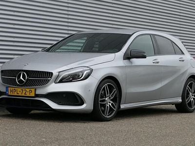 Grijs (metallic) Gebruikt 2015 Mercedes A180 Prestige Hatchback | € 15.940 (Eerlijke prijs)