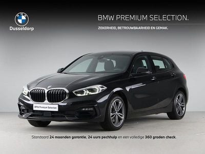 Zwart Gebruikt 2020 BMW 118 Sport Line Hatchback | € 23.900 (Eerlijke prijs)
