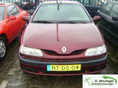 Rood Gebruikt 1996 Renault Laguna Hatchback | € 650