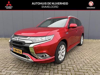 Occasion Mitsubishi Outlander P-HEV Instyle 135 PK (99 kW) 2019 Rood SUV