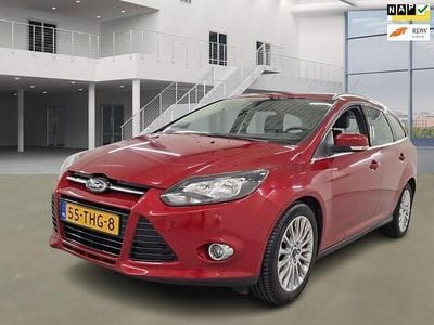 Rood (metallic) Occasion 2012 Ford Focus ST Stationwagen | € 3.995 (Eerlijke prijs)