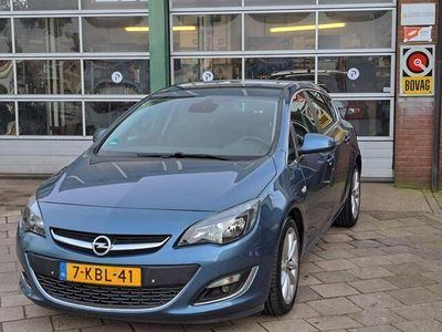 tweedehands Opel Astra 1.4 Turbo Cosmo/AGRstoelen/Trekhaak/PDC