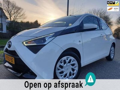 tweedehands Toyota Aygo 1.0 VVT-i x-play, NAVI, camera, airco, 1e eigenaar, incl. BTW