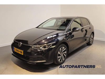 Zwart Occasion 2020 VW Golf VIII Style Hatchback | € 22.950 (Eerlijke prijs)