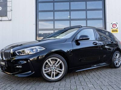 tweedehands BMW 118 1 Serie i M Sport ✅ALS NIEUW! ✅PANO✅BTW✅Dealeronderhouden✅1JaarBOVAG