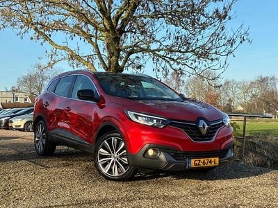 Rood Occasion 2015 Renault Kadjar Bose Edition SUV | € 10.975 (Eerlijke prijs)