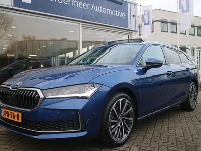 Blauw Occasion 2025 Skoda Superb Business Line Stationwagen | € 42.425 (Eerlijke prijs)