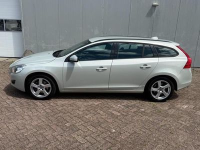 Wit Gebruikt 2012 Volvo V60 Kinetic Stationwagen | € 4.450