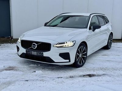Wit (parellak) Occasion 2025 Volvo V60 Plus Stationwagen | € 44.900 (Eerlijke prijs)