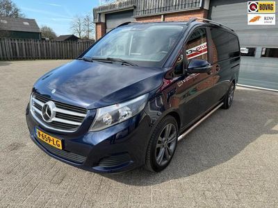 Mercedes V220