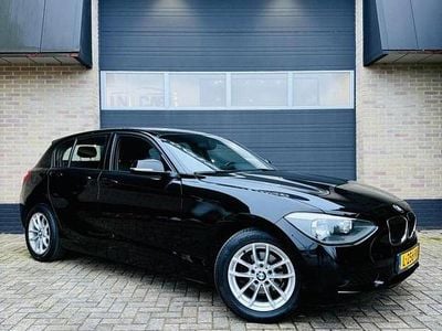 Zwart Gebruikt 2013 BMW 114 Executive Hatchback | € 5.999 (Goede deal)
