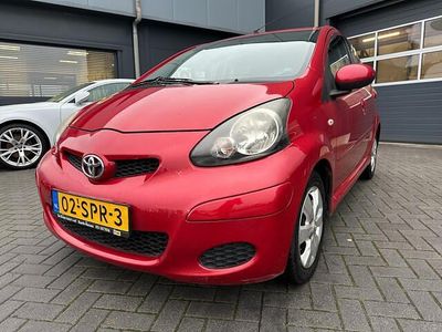 Rood Gebruikt 2011 Toyota Aygo Hatchback | € 1.950 (Super prijs)