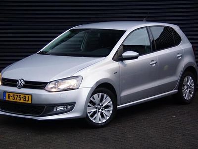 Grijs Gebruikt 2013 VW Polo Comfortline Hatchback | € 5.450 (Eerlijke prijs)