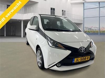 Occasion Toyota Aygo X-wave 69 PK (50 kW) 2016 Wit Hatchback