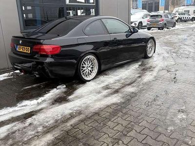 Zwart Occasion 2007 BMW 330 Coupé | € 13.500 (Iets duurder)