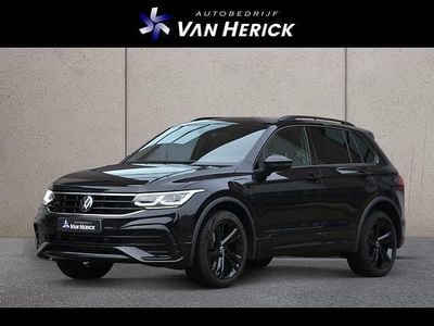 Zwart (metallic) Occasion 2022 VW Tiguan Business+ SUV | € 35.445 (Goede deal)