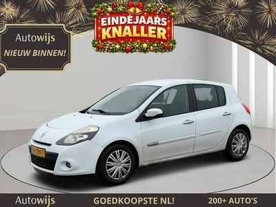 Wit Gebruikt 2011 Renault Clio II Hatchback | € 2.390 (Eerlijke prijs)