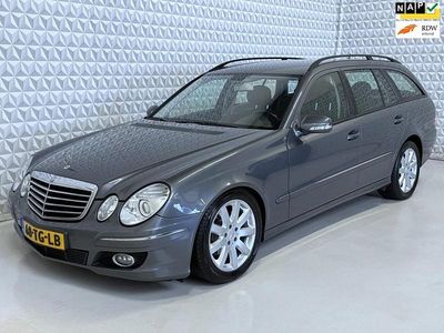 Grijs (metallic) Occasion 2006 Mercedes E220 Stationwagen | € 3.499