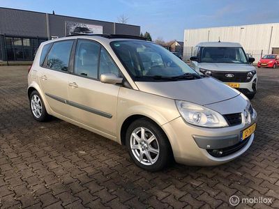 Beige (metallic) Gebruikt 2007 Renault Scénic II Dynamique MPV | € 3.489 (Iets duurder)