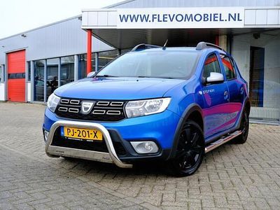 Blauw Occasion 2017 Dacia Sandero Stepway Hatchback | € 10.950 (Eerlijke prijs)