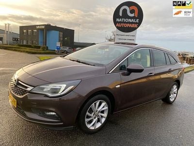 Bruin Occasion 2017 Opel Astra Innovation Stationwagen | € 4.500 (Goede deal)