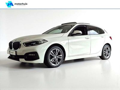 Wit Gebruikt 2020 BMW 118 Executive Hatchback | € 24.945 (Eerlijke prijs)