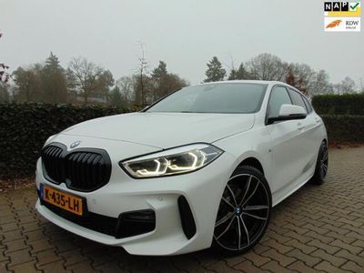 Occasion BMW 118 Executive 136 PK (100 kW) 2021 Wit Hatchback