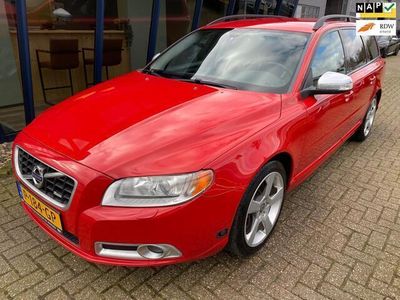 Rood Occasion 2010 Volvo V70 R-Design Stationwagen | € 11.945 (Iets duurder)