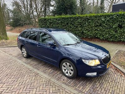 Occasion Skoda Superb Business Line 105 PK (77 kW) 2012 Blauw Stationwagen