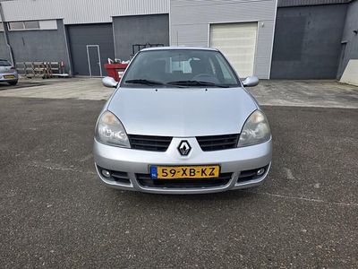 Grijs Gebruikt 2007 Renault Clio II Campus Hatchback | € 1.999 (Eerlijke prijs)